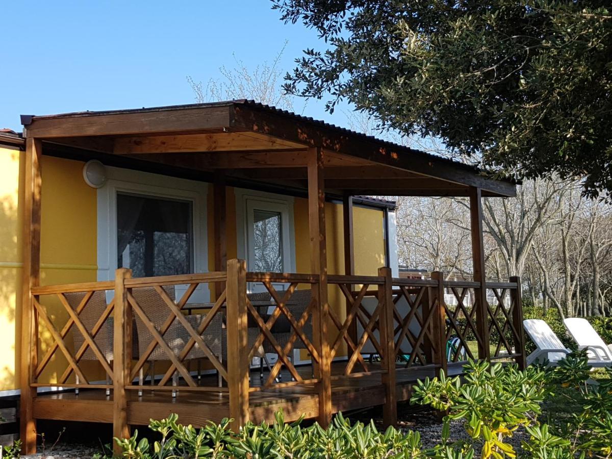 Naturist Mobile Homes Eden In Fkk Ulika Poreč Exterior foto