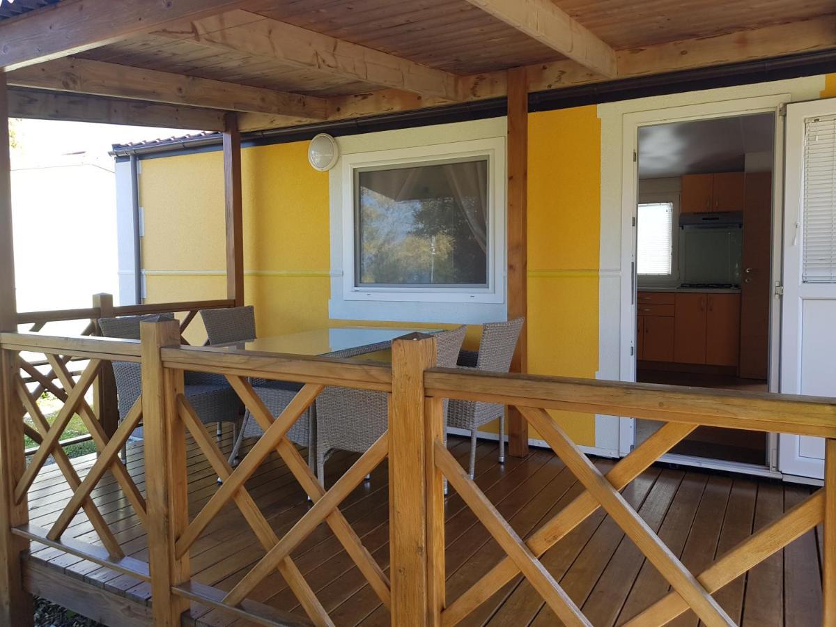Naturist Mobile Homes Eden In Fkk Ulika Poreč Exterior foto