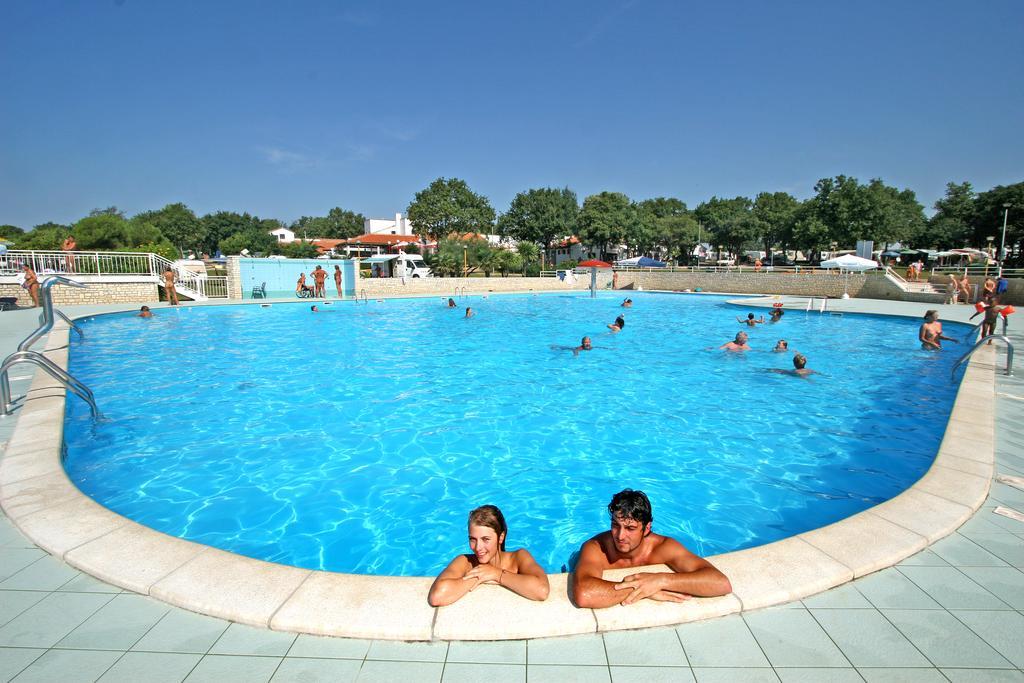 Naturist Mobile Homes Eden In Fkk Ulika Poreč Exterior foto